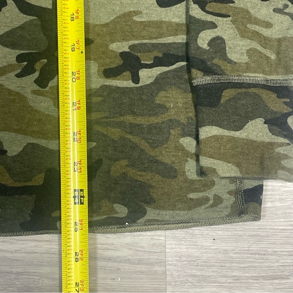 L.L. Bean Green Camouflage Long Sleeve wool blend thermal RARE camo colour way M - Picture 8 of 10